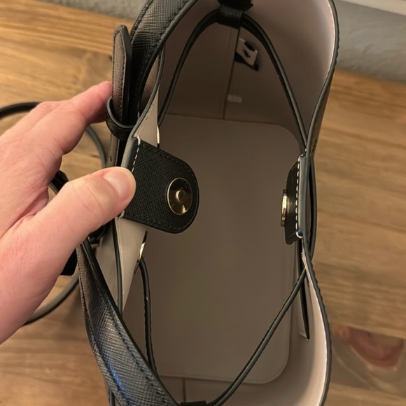 HP 🥳 LN Kate Spade Sadie Saffiano Leather Bucket Bag - Picture 7 of 8